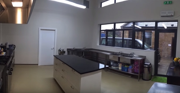 วัดพระธรรมกายนิวคาสเซิล หลังแชร์มั่วเป็นคฤหาสน์ พระธัมมชโย