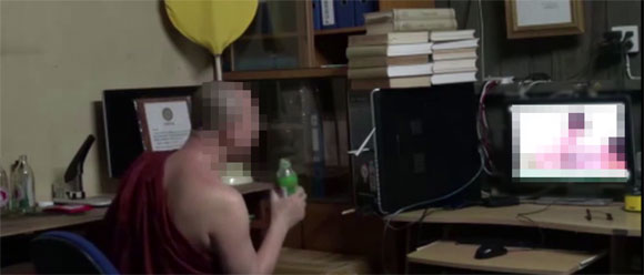 คลิปเจ้าอาวาสดูหนังโป๊ พบเงื่อนงำซับซ้อน อ้างโดนหลอกให้ดู - ถูกขู่แบล็คเมล์