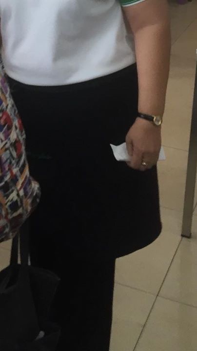 ลูกค้าสั่งอาหารราคาไม่ตรงตามป้าย เจอเจ้าของร้านปัดใบเสร็จออกจากมือ