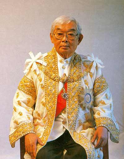 คึกฤทธิ์ ปราโมช เล่าเรื่องบุญญาภินิหาร ในหลวง ร.9