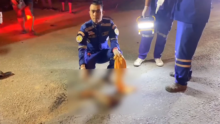 กระบะชนมอเตอร์ไซค์