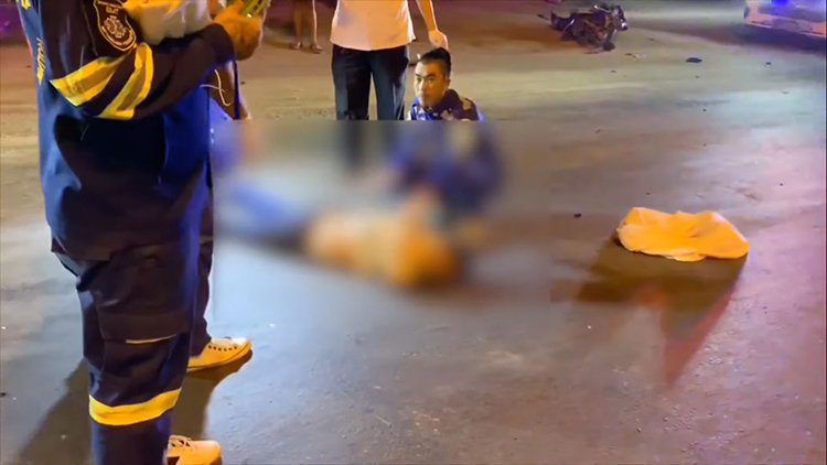 กระบะชนมอเตอร์ไซค์