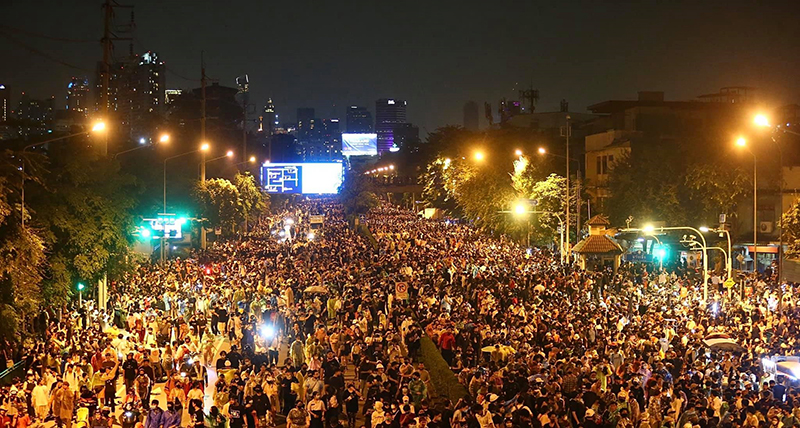 ตำรวจ 4 กองร้อย ระดมกำลังเข้ม คุ้มกันสถานทูตเยอรมนี หลังม็อบประกาศบุก 26 ต.ค. นี้