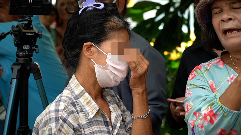 เคลียร์บ้านป้าปู สะสมขยะ จนท. ยอมจ่ายให้ 2,000 เคลียร์พื้นที่ - พบมีหมา 10 แมวอีก 8