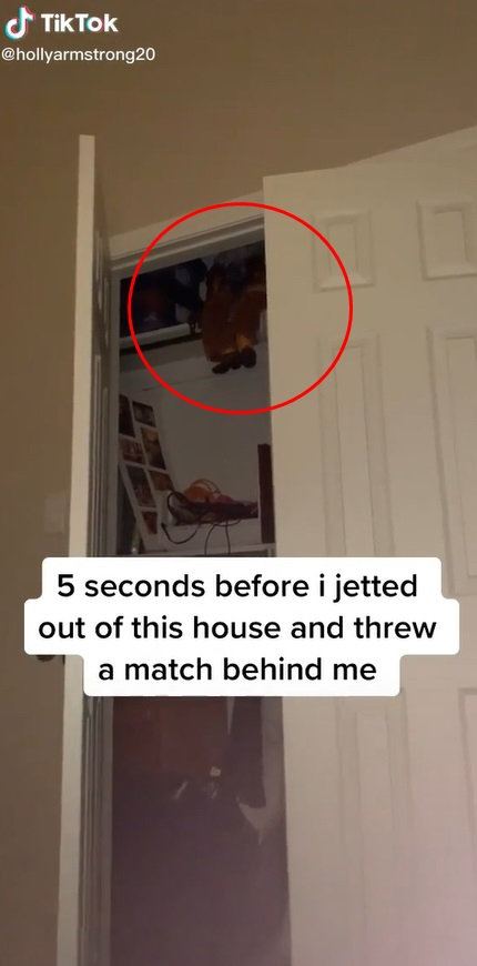 ขนลุกซู่ สาวอัดคลิปเจอตุ๊กตาผีสิง ขยับเท้าเอง เคาะเป็นจังหวะ ทำช็อกหัวใจจะวาย