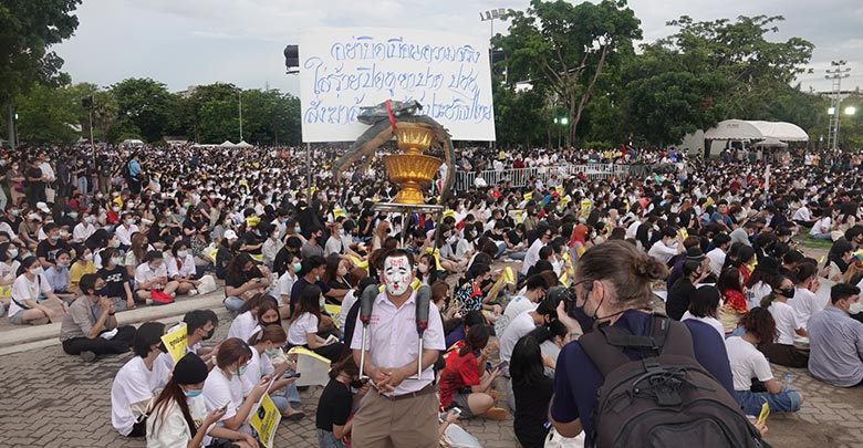 นายกฯ สั่งตรวจสอบ ใครอยู่เบื้องหลัง ม็อบธรรมศาสตร์ ชี้ หมิ่นเหม่จนประชาชนรับไม่ได้