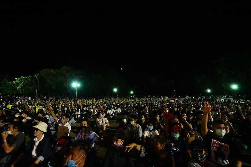นายกฯ สั่งตรวจสอบ ใครอยู่เบื้องหลัง ม็อบธรรมศาสตร์ ชี้ หมิ่นเหม่จนประชาชนรับไม่ได้