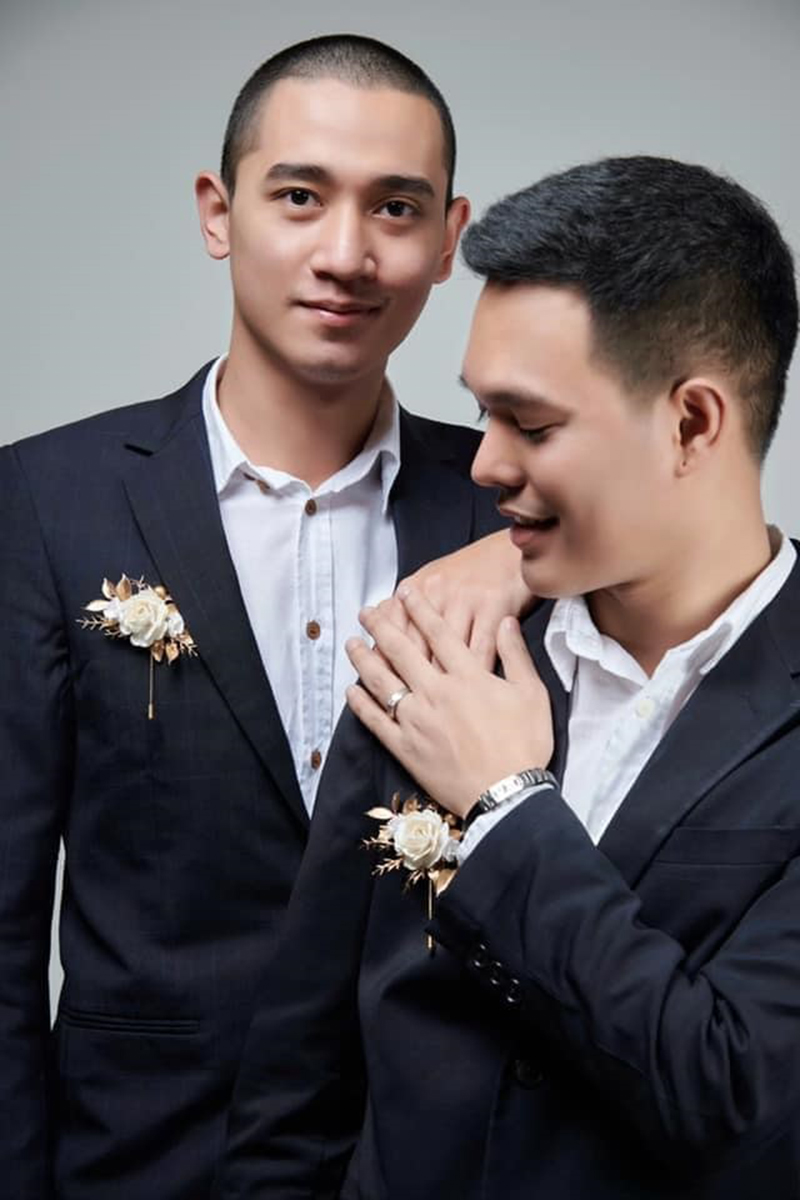 คู่เกย์ไทยแต่งงาน เปิดใจ หลังถูกชาวเน็ตอินโดฯ ถล่ม เมนต์ RIP - ส่งคลิปปาดคอ