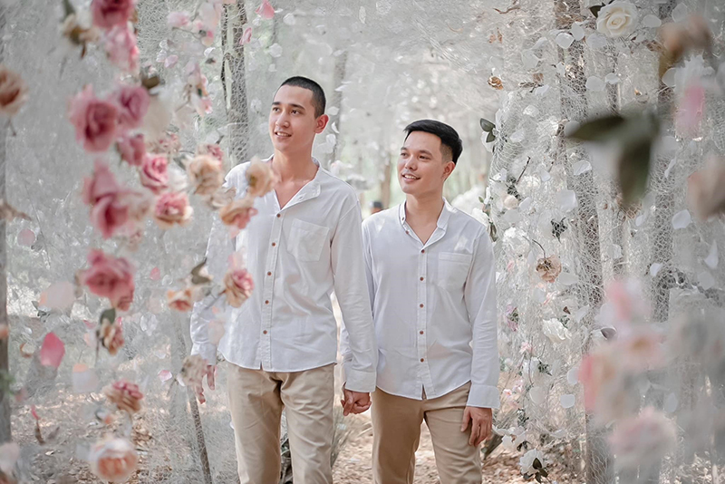 คู่เกย์ไทยแต่งงาน เปิดใจ หลังถูกชาวเน็ตอินโดฯ ถล่ม เมนต์ RIP - ส่งคลิปปาดคอ