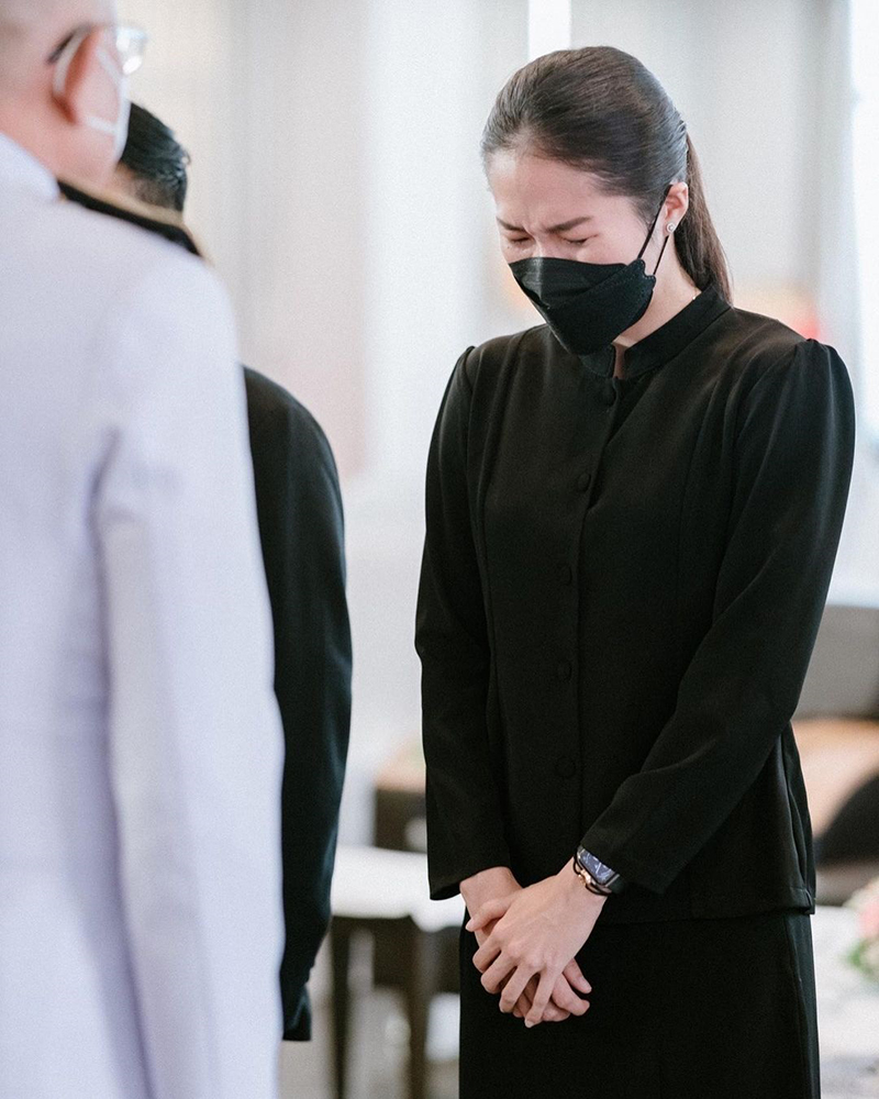 จิตใจทำด้วยอะไร ! เมย์ รัชนก เจอเกรียนด่างานศพแม่ ตายวันเดียวร้องไห้ทั้งชาติ