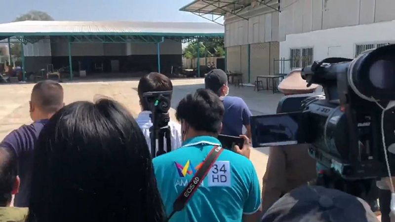 ตร. บุกงัดโกดัง หลังโซเชียลแชร์ว่อน โต๊ะบาคาร่าร่วงกลางกรุง แต่ของกลางกลับล่องหน !