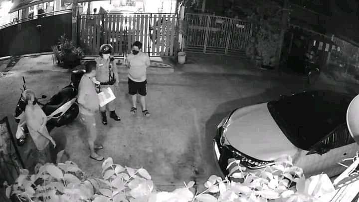 หนุ่มเหลืออด เพื่อนบ้านจอดรถขวางครึ่งคัน ไปไหนไม่ได้ เอากระถางกั้น ยังยกออก !