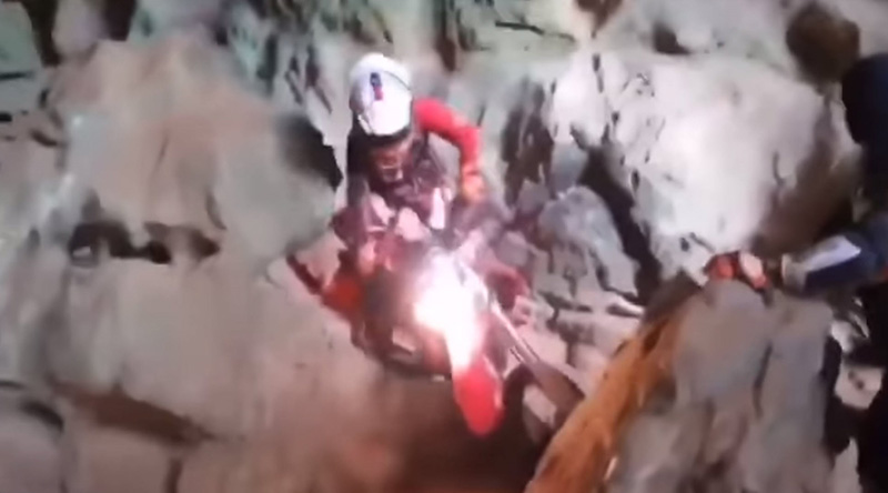 จวกสนั่น ! แก๊งโมโตครอส แข่งรถในถ้ำโบราณสถาน จ่อตามตัวเอาผิดยกก๊วน