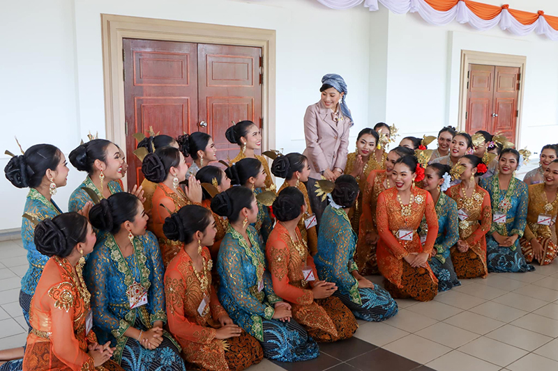 เจ้าฟ้าสิริวัณณวรีฯ ทรงทอดพระเนตรผ้าทอ พร้อมพระราชทานคำแนะนำ ปชช. สุดปลื้มปิติ