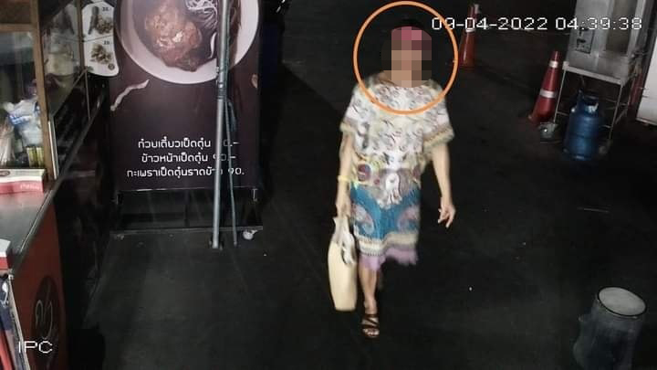 อิหยังนิ ?! สาวสองสายมึน จิ๊กน้ำยาล้างจาน นั่งแหกขาล้างก้นกลางร้านก๋วยเตี๋ยว