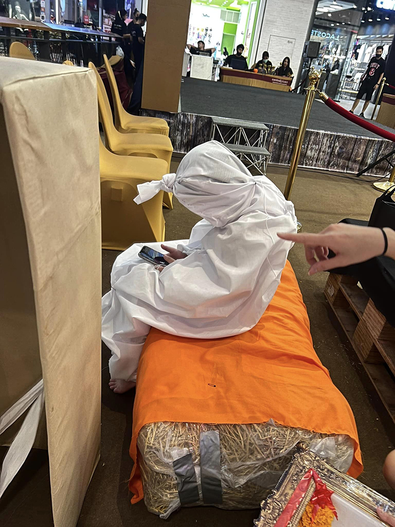 ธรรมดาได้ที่ไหน แม่ส่ง 2 หนูน้อยประกวดชุดฮาโลวีน บอกแต่งง่าย ๆ ตำนานต้องเกิด