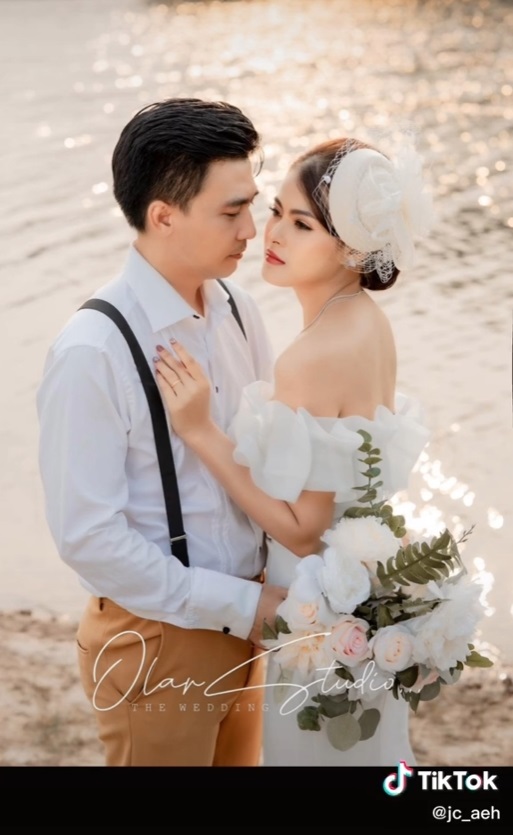 ไวรัลรักอบอุ่น.. นศ. สาวแอบชอบครู 4 ปี ตั้งใจเรียนเพื่อพี่ พอเรียนจบได้คบจนแต่งงาน