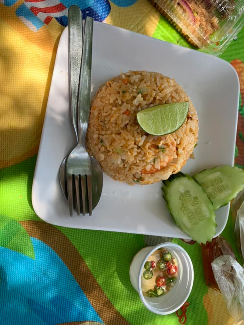 เมนูข้าวผัดกุ้งเกาะล้าน จานนี้ 170 บาท คนในพื้นที่มาเฉลย แพงเพราะอะไร 