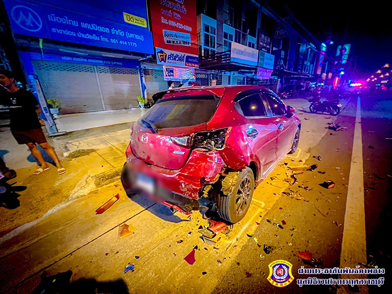สลดกลางดึก อุบัติเหตุหมู่ รถชนกันยับ 6 คันรวด เจ็บ 8 ราย ดับ 2 ศพ เร่งเช็กต้นเหตุ 