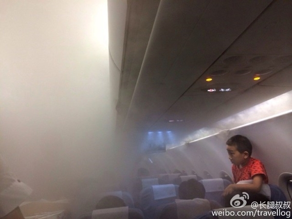 หมอกลงจัดบนเครื่องบิน !? บรรยากาศสุดผวาเหมือนหลุดจากหนังผี