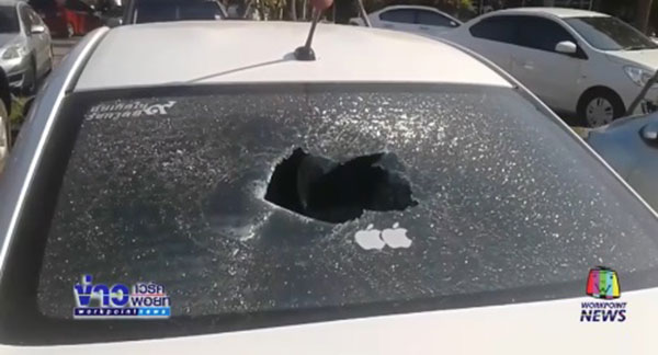 คนร้ายทุบกระจกรถเก๋งพังยับ