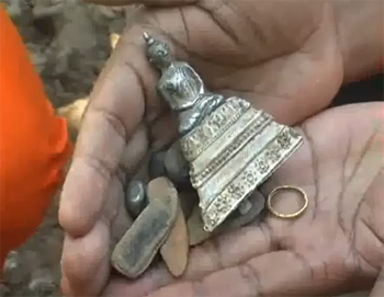 กรุพระวัดสารภีแตก