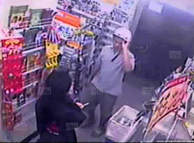 คนร้ายปล้นเซเว่นฯ สาขาตากสิน 11