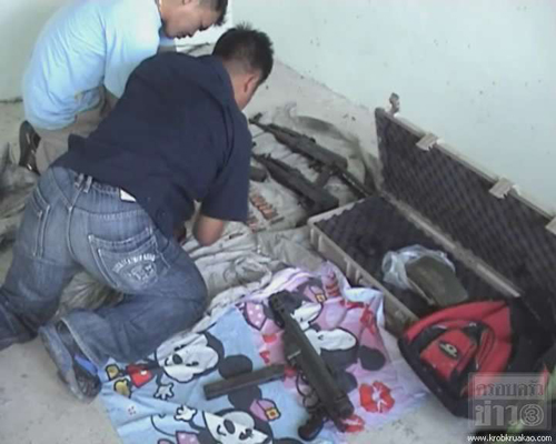 ตำรวจยึดอาวุธสงครามใน จ.ระยอง   