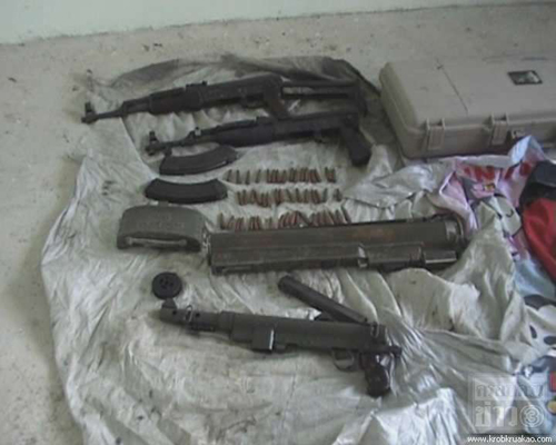 ตำรวจยึดอาวุธสงครามใน จ.ระยอง   