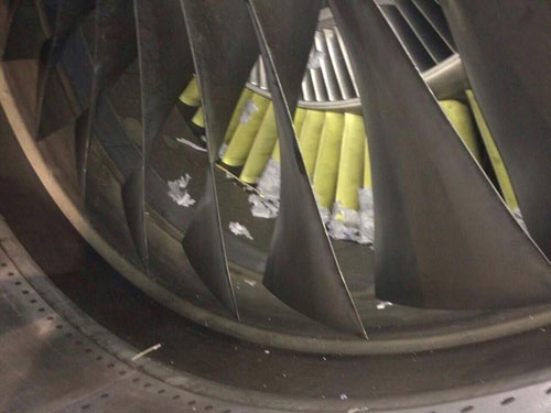 แชร์สนั่น ภาพโคมลอยปีใหม่หลุดเข้าใบพัดเครื่องบิน จนเลิกไฟล์ท
