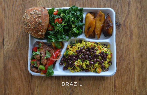 ย้อนสมัยข้าวถาดหลุมวัยเด็ก มาดูหน้าตาอาหารกลางวันจากโรงเรียนทั่วโลกกันเถอะ