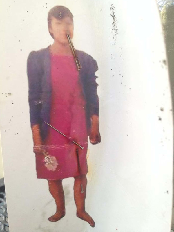 หญิงคนหนึ่งเจอขวดปริศนาบนชายหาด แต่เมื่อเปิดออกดูก็ถึงกับผงะ