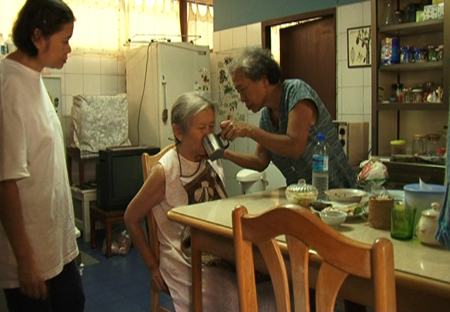 หญิงชราสองพี่น้อง กับ 2 สังขาร 1 วิญญาณ