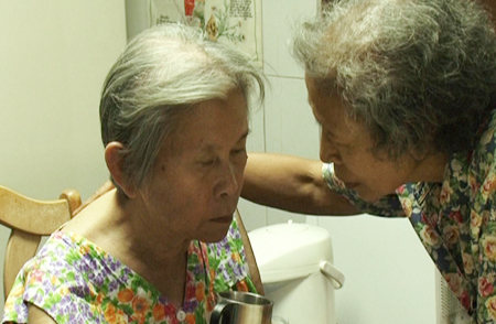 หญิงชราสองพี่น้อง กับ 2 สังขาร 1 วิญญาณ