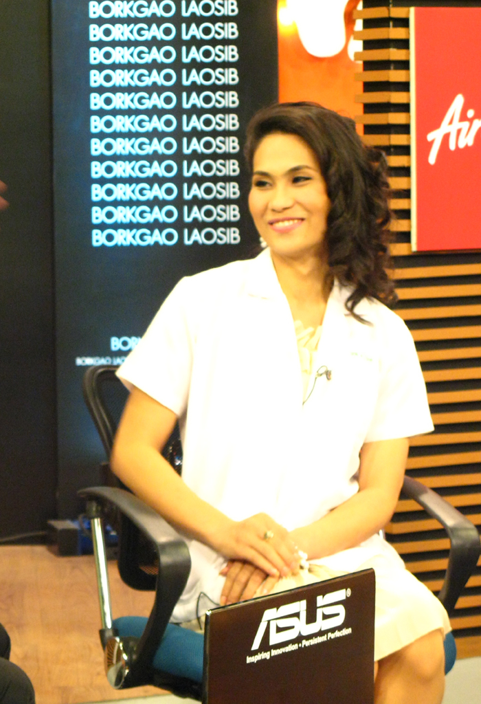 คุณหมอนนนี่ ผู้เข้าประกวด มิสทิฟฟานี่ 2011