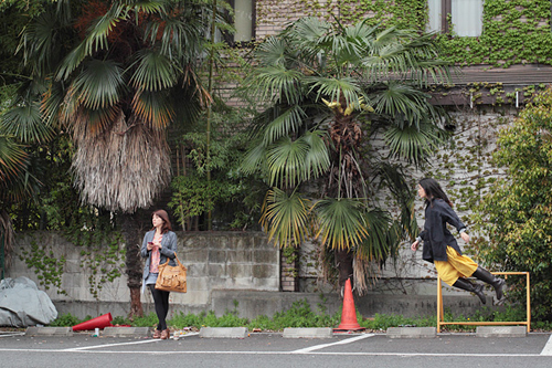 เลวิเทติ้ง levitating