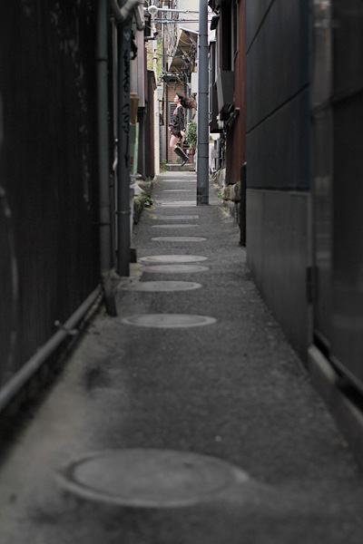 เลวิเทติ้ง levitating