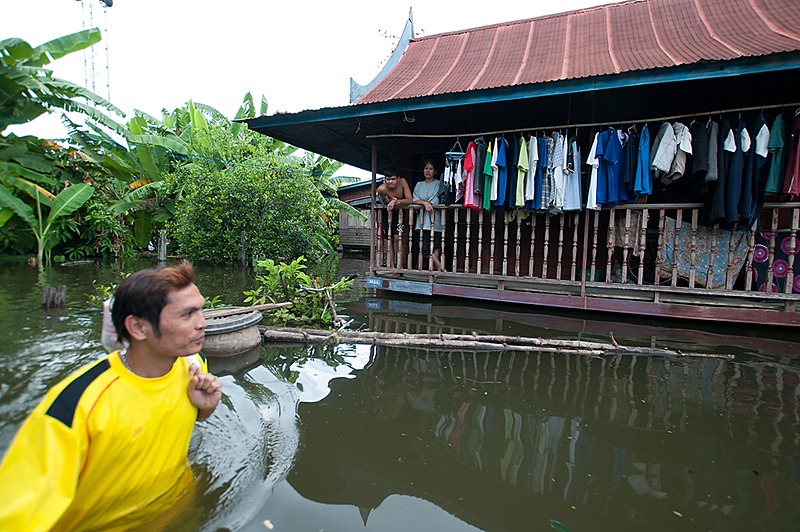 น้ำท่วมอ่างทอง 2554 