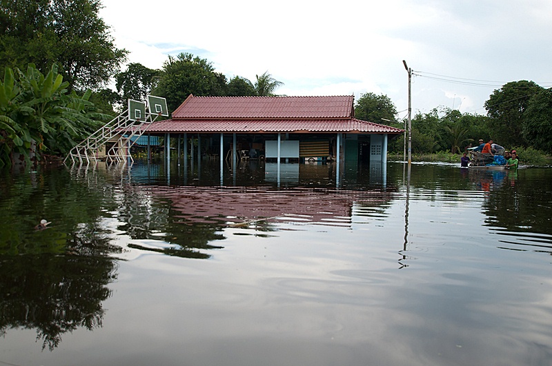 น้ำท่วมอ่างทอง 2554 