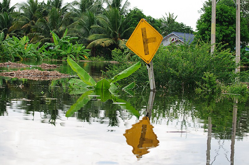 น้ำท่วมอ่างทอง 2554 